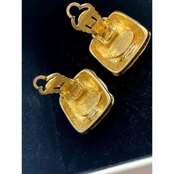 Authentic Chanel Vintage Gold-Tone CC Logo Clip-On Earrings - Picture 3 of 6